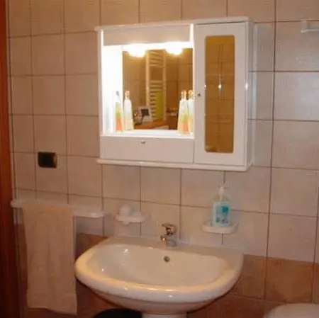 Attico Rosa 지오이아 타우로